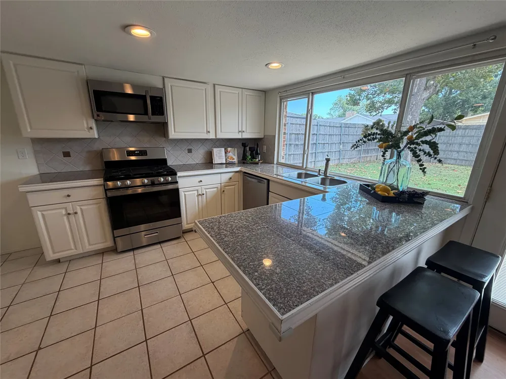 1332 Cherry Hill Lane Lewisville, TX 75067
