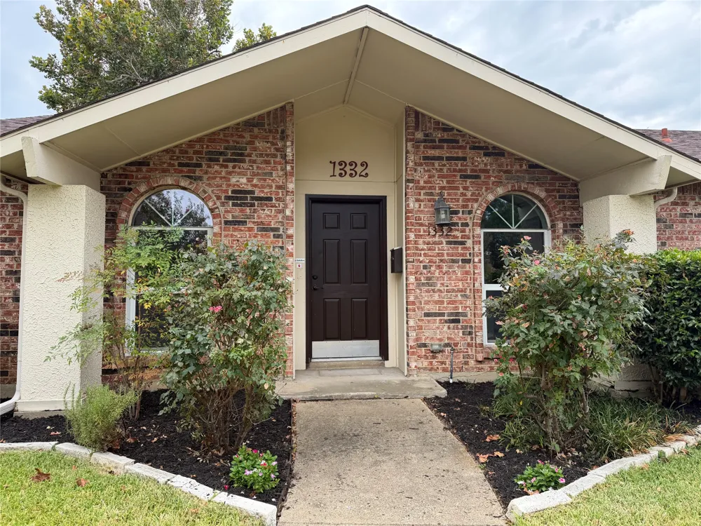1332 Cherry Hill Lane Lewisville, TX 75067