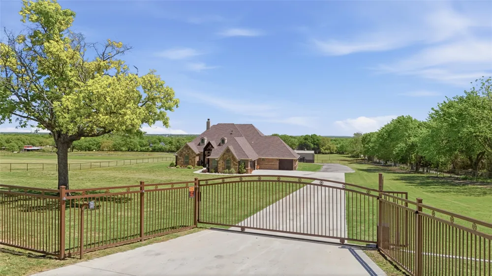 10106 Prather Road Springtown, TX 76082