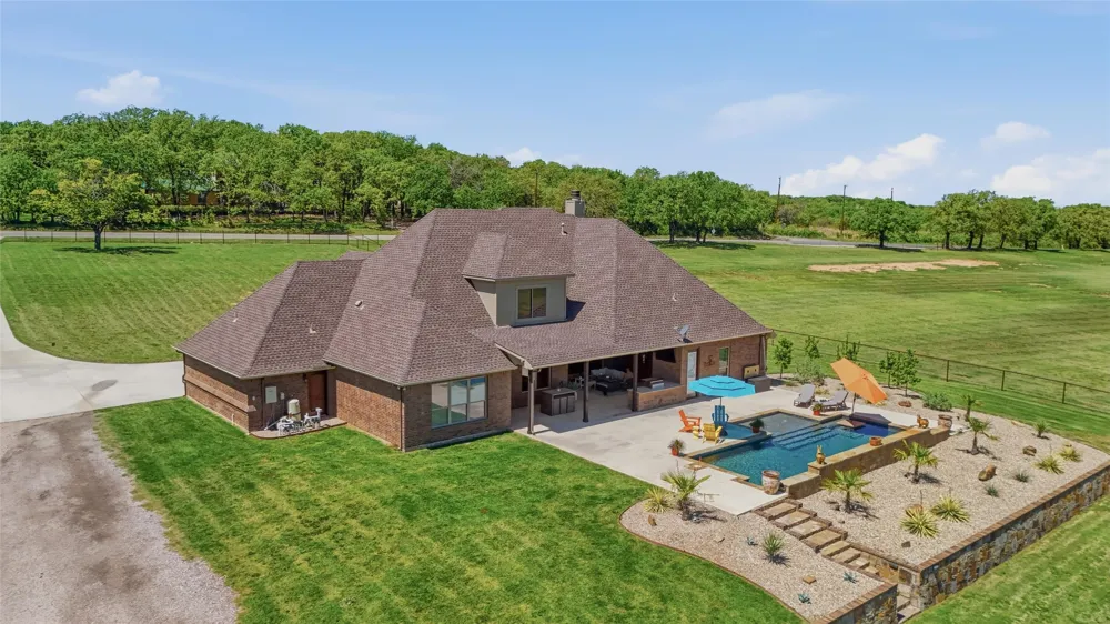 10106 Prather Road Springtown, TX 76082