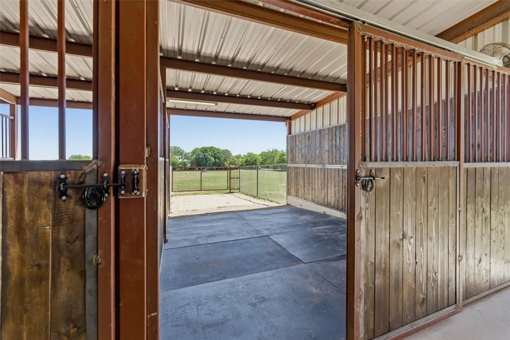 10106 Prather Road Springtown, TX 76082