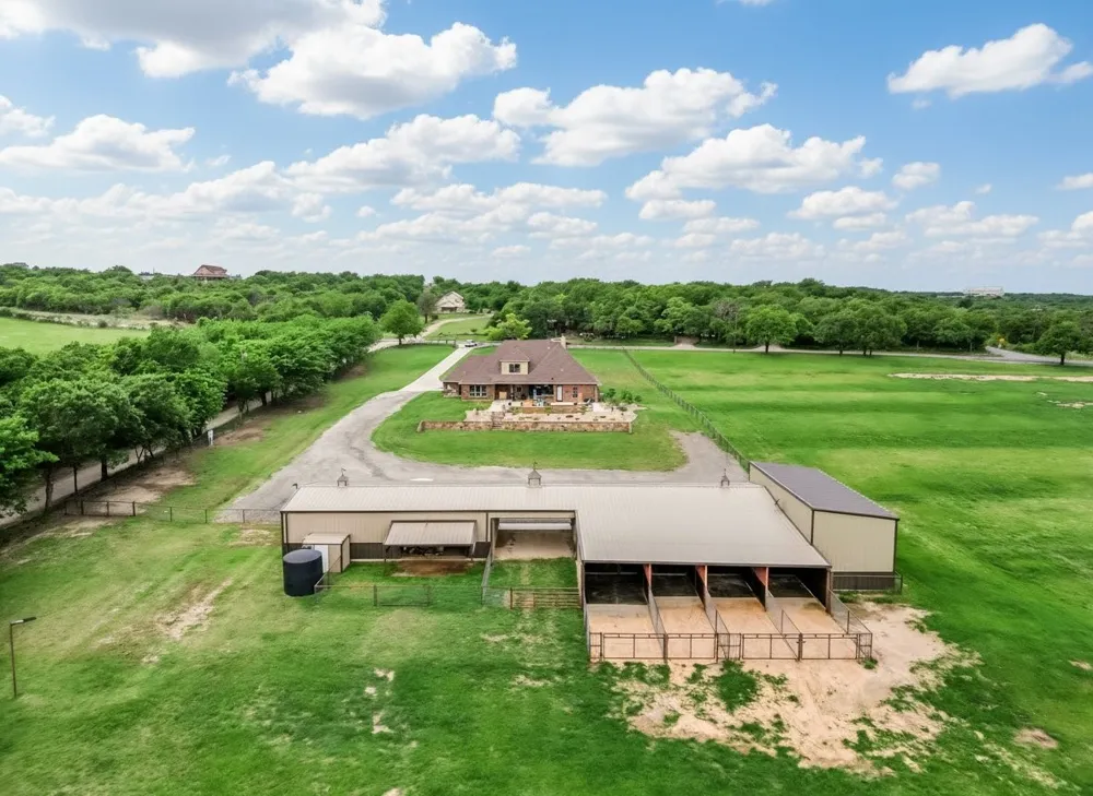 10106 Prather Road Springtown, TX 76082