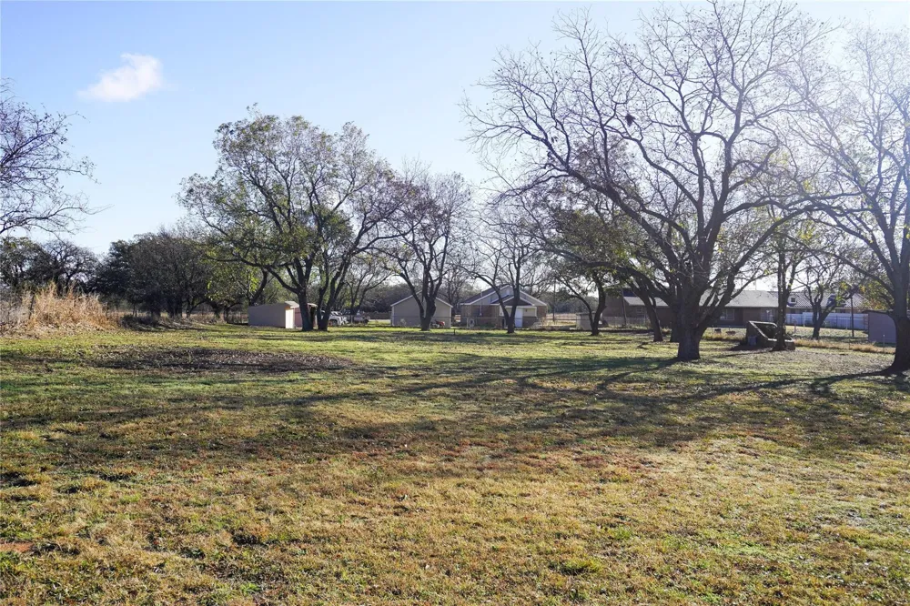 7498 State Highway 175 Montague, TX 76251