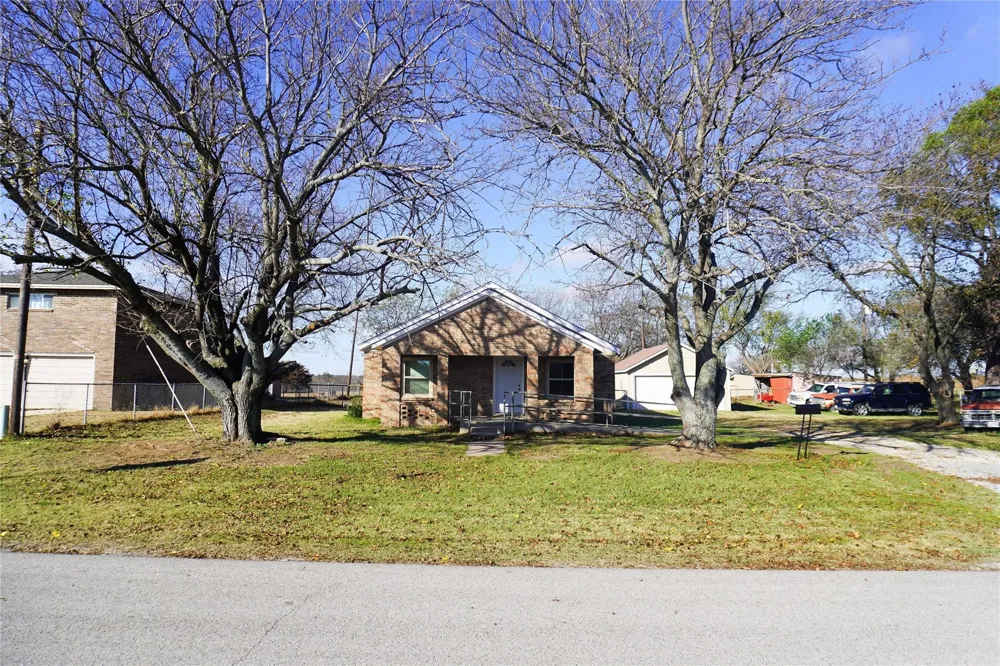 7498 State Highway 175 Montague, TX 76251