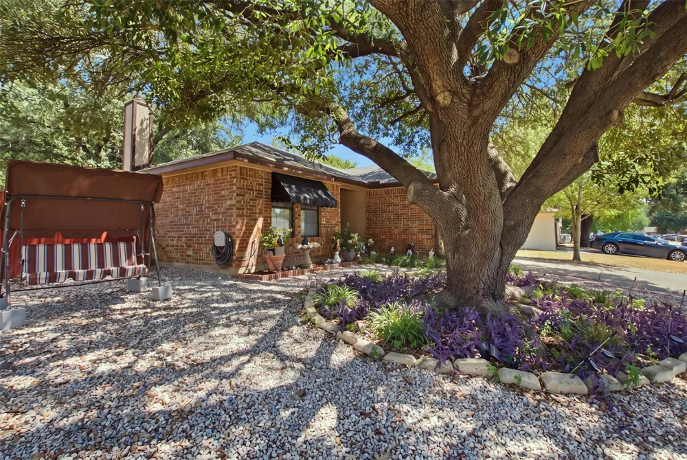103 Caprock Drive Arlington, TX 76018