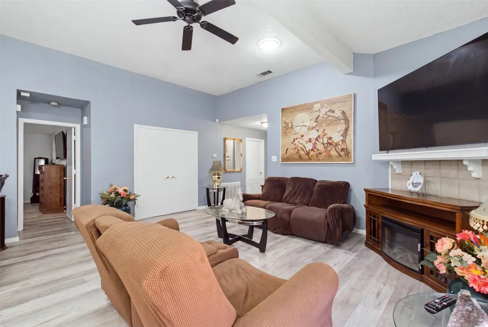 103 Caprock Drive Arlington, TX 76018