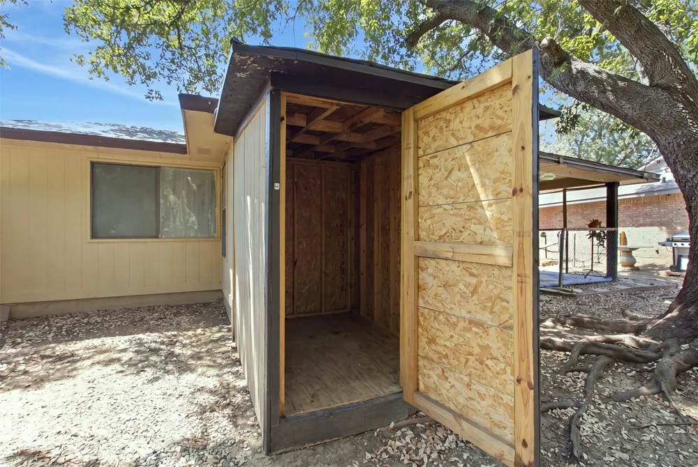 103 Caprock Drive Arlington, TX 76018
