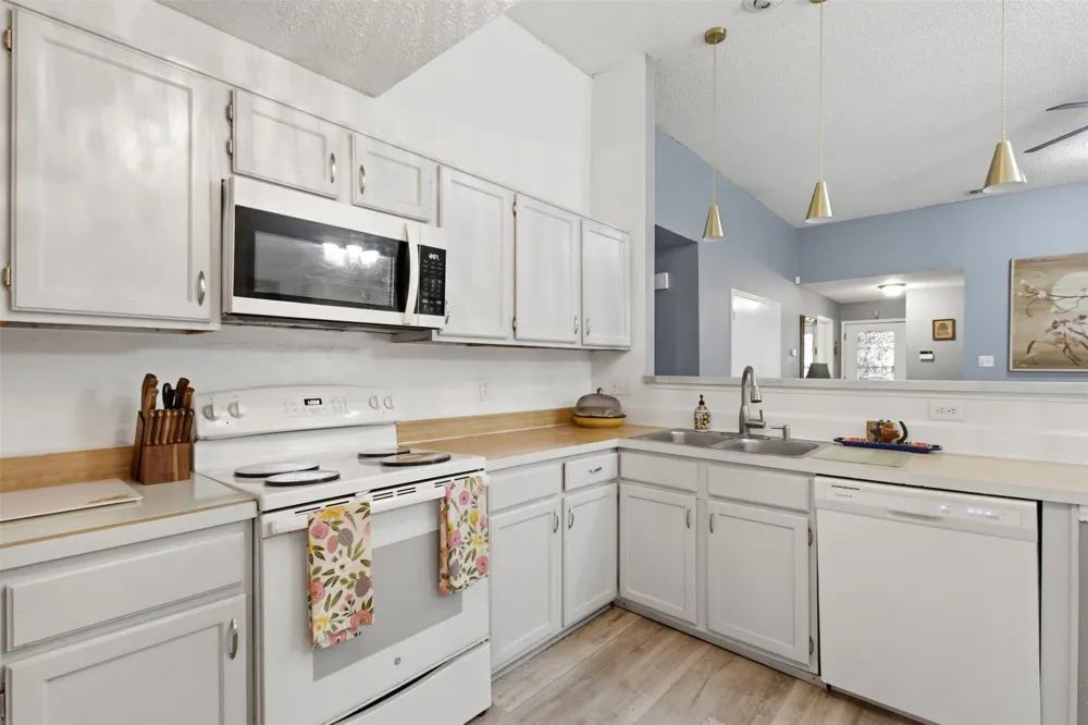 103 Caprock Drive Arlington, TX 76018