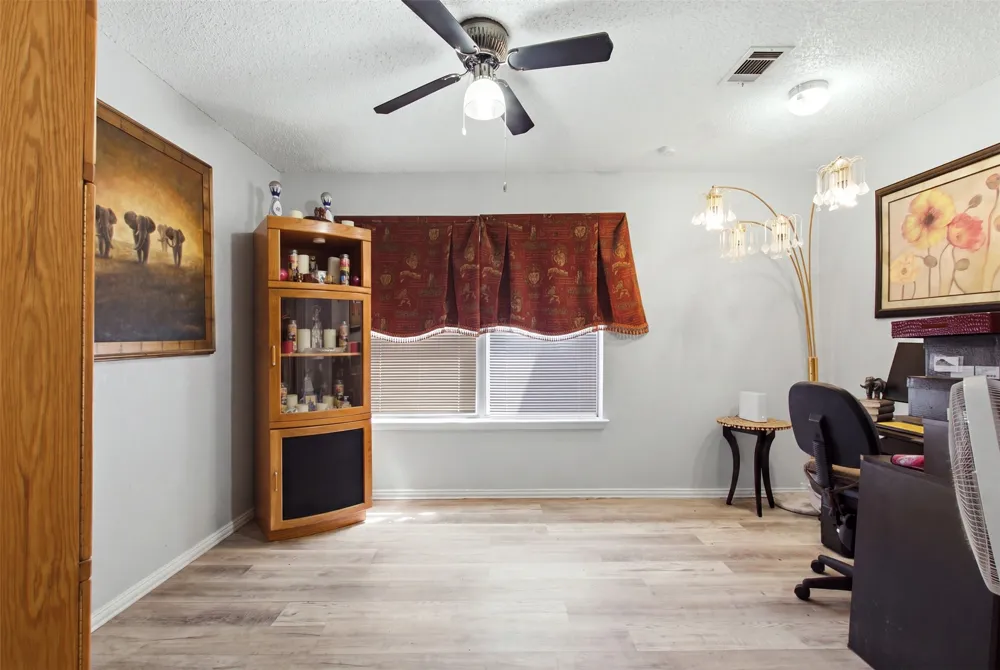 103 Caprock Drive Arlington, TX 76018
