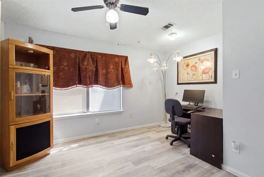 103 Caprock Drive Arlington, TX 76018