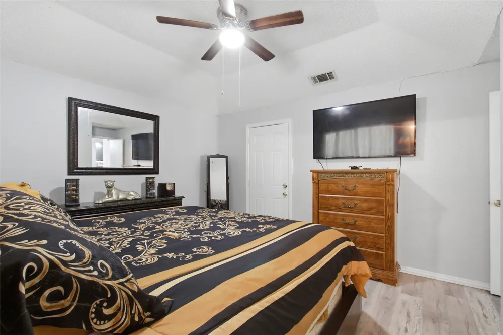 103 Caprock Drive Arlington, TX 76018