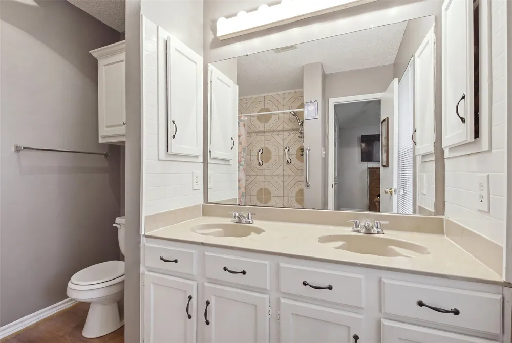 103 Caprock Drive Arlington, TX 76018