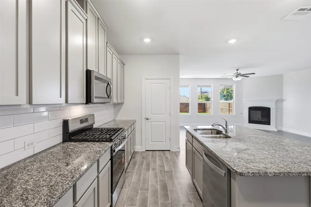 11216 Ranchera Drive Aubrey, TX 76227
