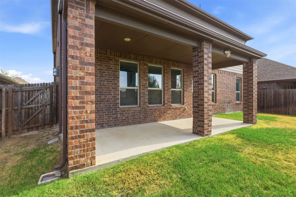 11216 Ranchera Drive Aubrey, TX 76227