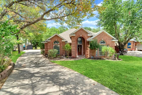 18 Red Bluff Court