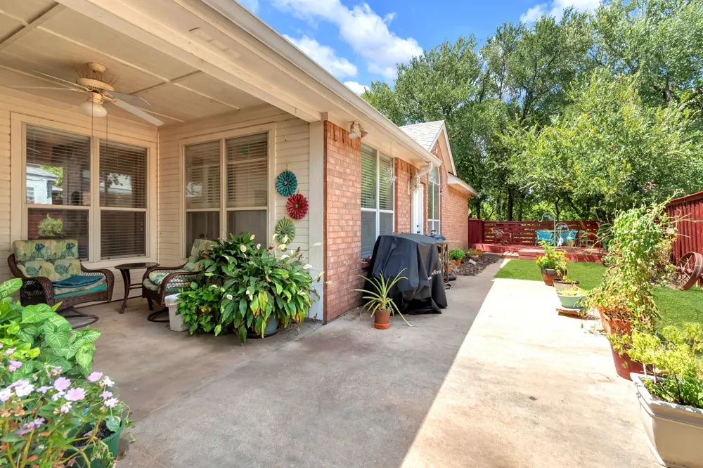 18 Red Bluff Court Mansfield, TX 76063