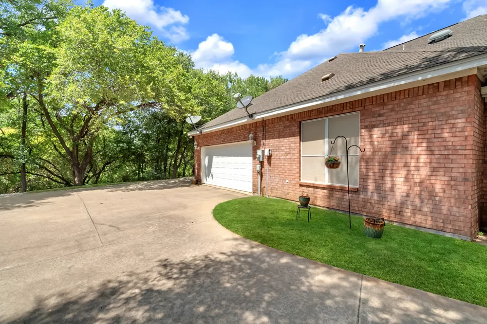 18 Red Bluff Court Mansfield, TX 76063