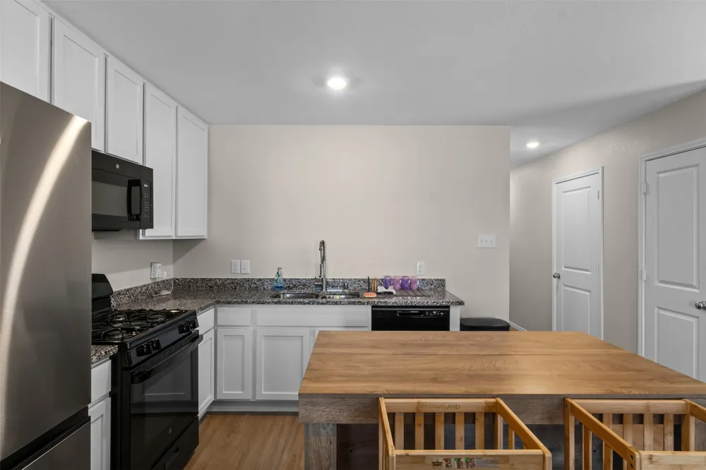 461 Whistlestop Way Ferris, TX 75125