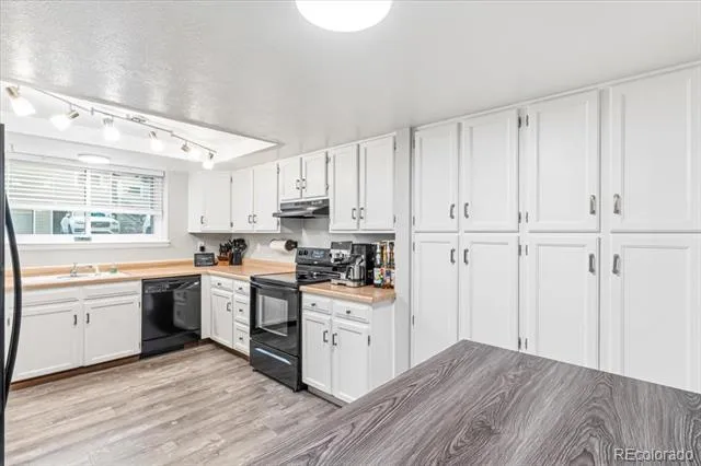 7677 S Monaco Circle Centennial, CO 80112