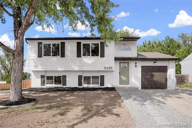 9285 W Wagon Trail Drive Littleton, CO 80123