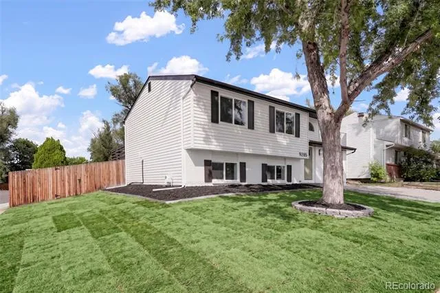 9285 W Wagon Trail Drive Littleton, CO 80123