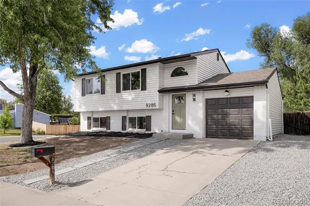 9285 W Wagon Trail Drive Littleton, CO 80123