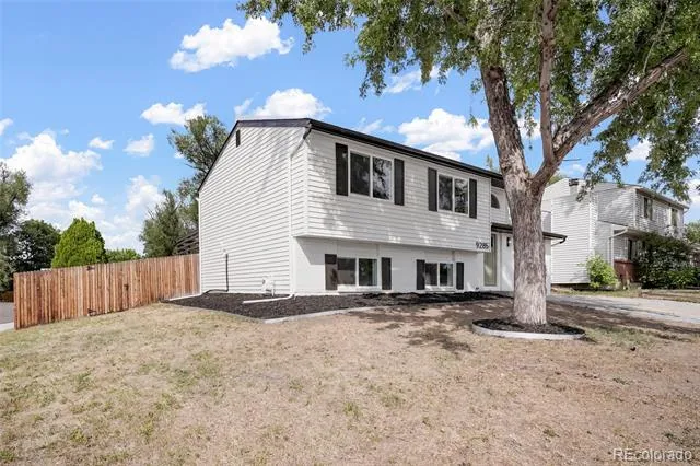 9285 W Wagon Trail Drive Littleton, CO 80123