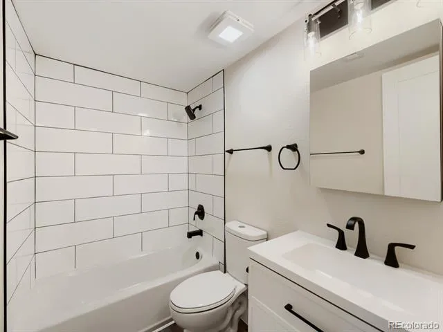 384 S Ironton Street #401 Aurora, CO 80012