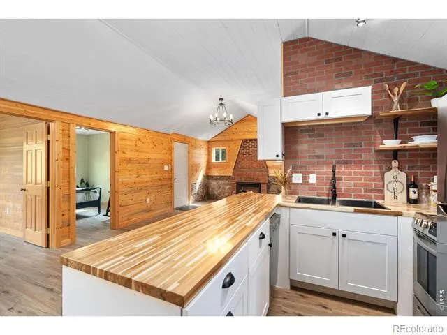 6781 County Road 43 Glen Haven, CO 80532