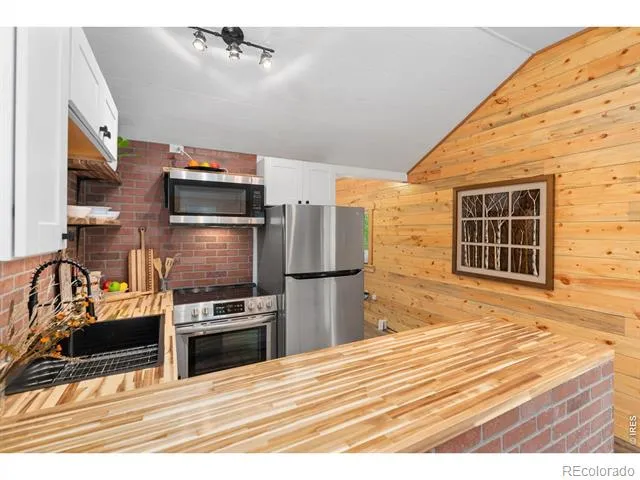 6781 County Road 43 Glen Haven, CO 80532