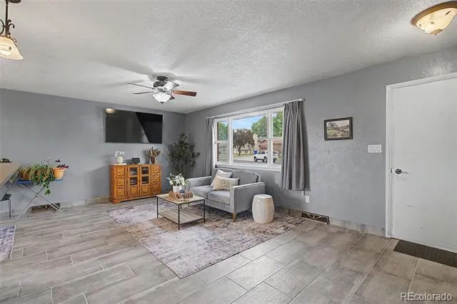 2110 Greenwich Circle Colorado Springs, CO 80909