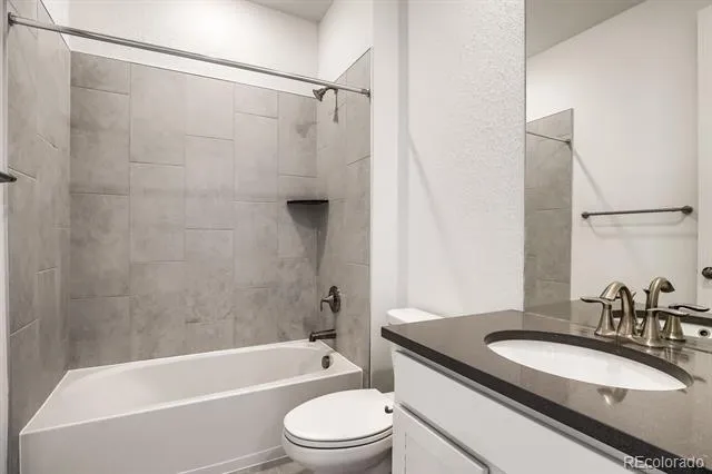 24734 E Kettle Court Aurora, CO 80016