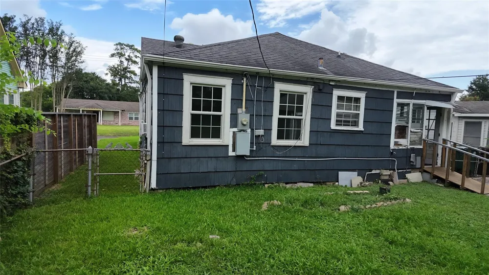 1923 Esperanza Street Houston, TX 77023