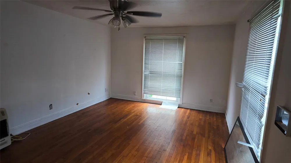 1923 Esperanza Street Houston, TX 77023