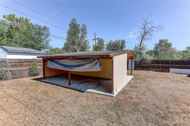 805 Kingston Street Aurora, CO 80010