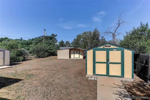 805 Kingston Street Aurora, CO 80010