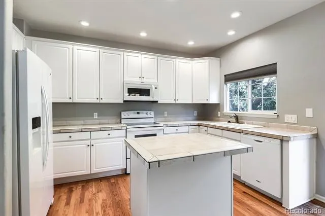 9889 Thornbury Way Littleton, CO 80129