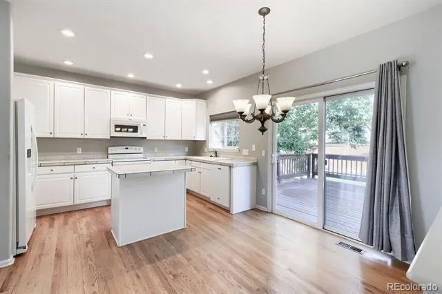 9889 Thornbury Way Littleton, CO 80129