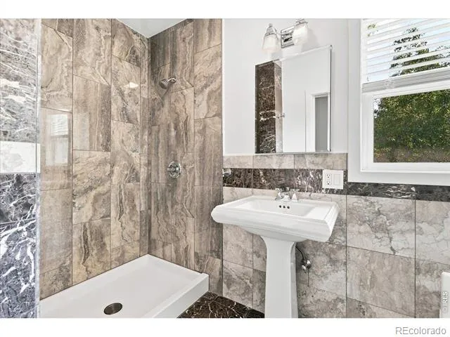 1011 W Mountain Avenue Fort Collins, CO 80521