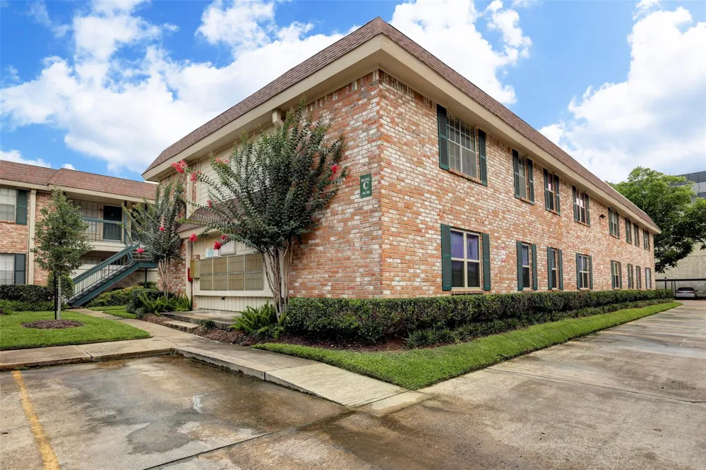 855 Augusta Drive S #58 Houston, TX 77057