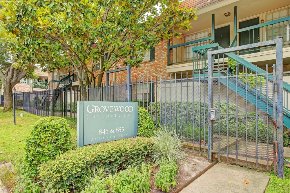 855 Augusta Drive S #58 Houston, TX 77057