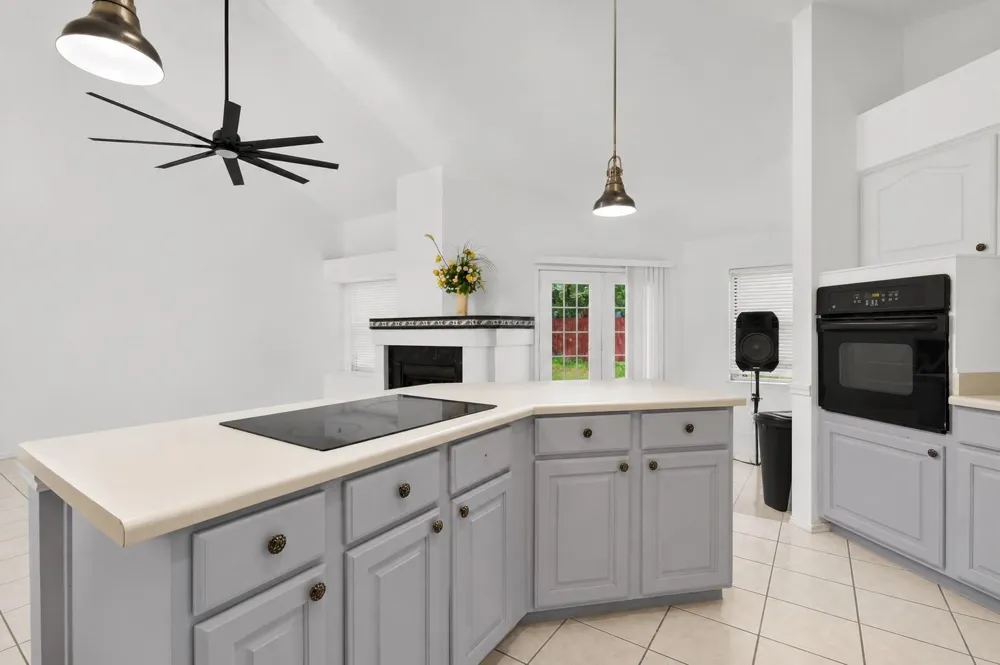 9718 Silver Moon San Antonio, TX 78254