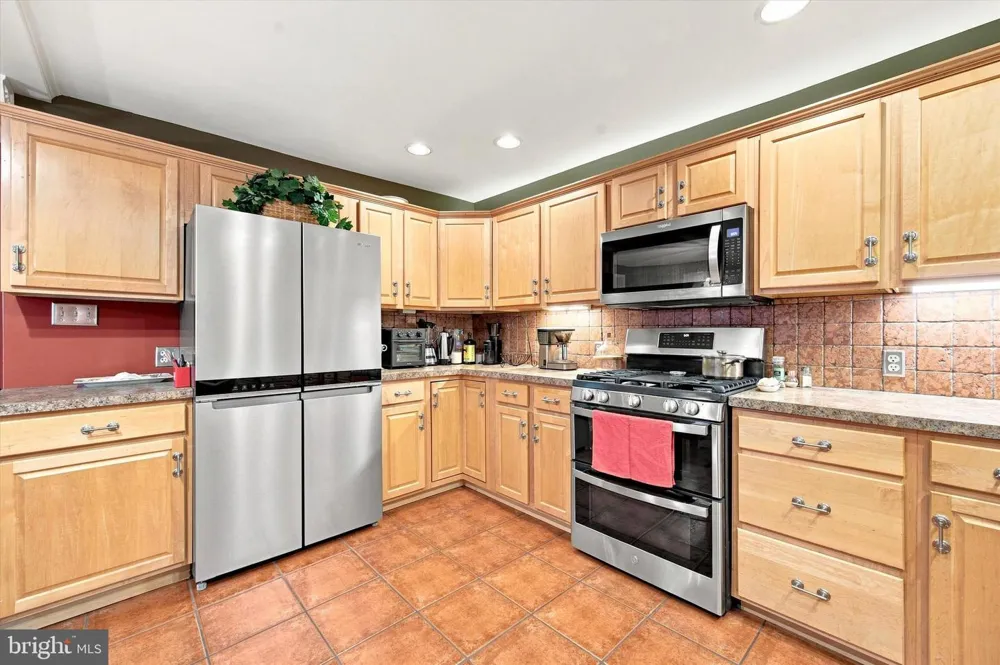 425 BARTLETT AVENUE Ridley Park, PA 19078