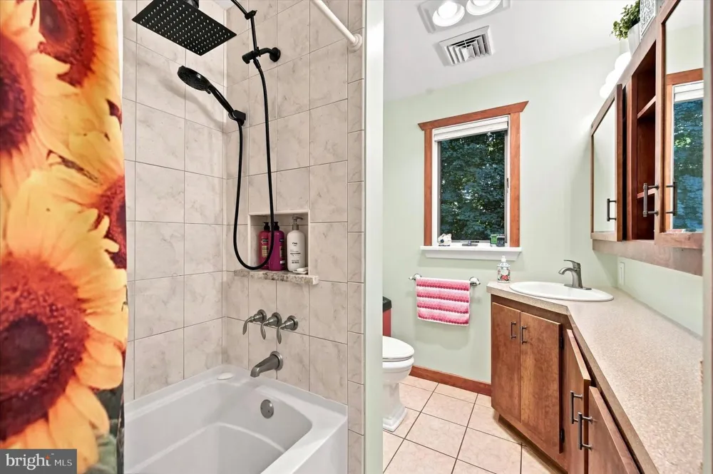 425 BARTLETT AVENUE Ridley Park, PA 19078