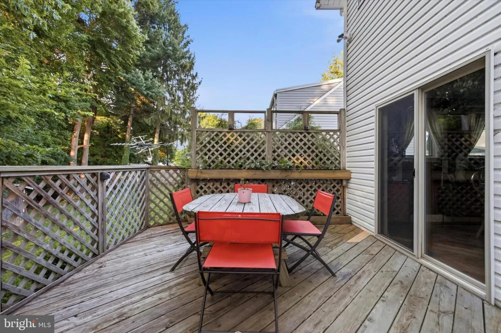 425 BARTLETT AVENUE Ridley Park, PA 19078