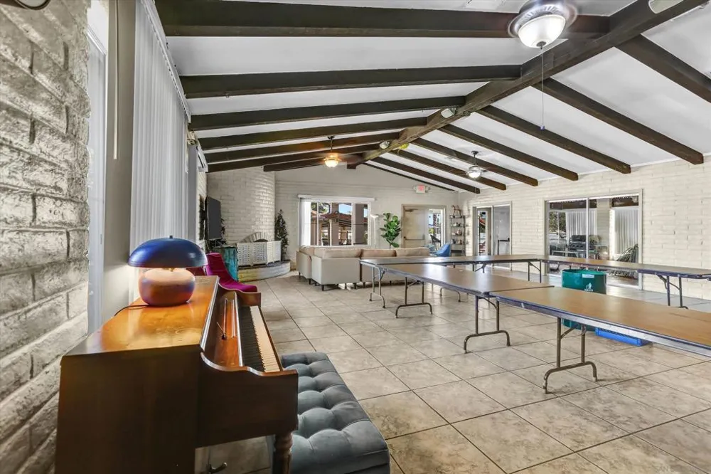 1440 S Orange ave #111 El Cajon, CA 92020