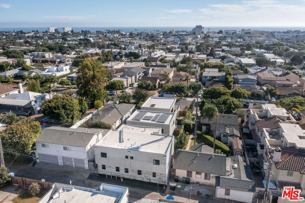 1853 12th Street #H Santa Monica, CA 90404