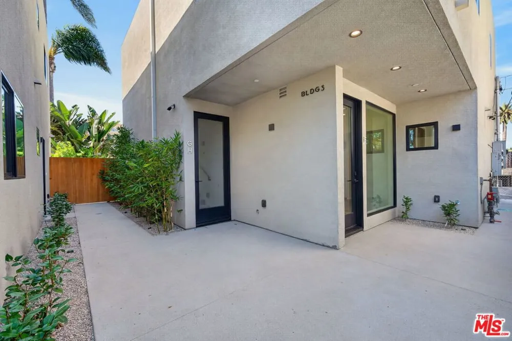 1853 12th Street #H Santa Monica, CA 90404
