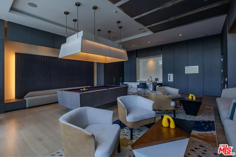 877 Francisco Street #1903 Los Angeles, CA 90017