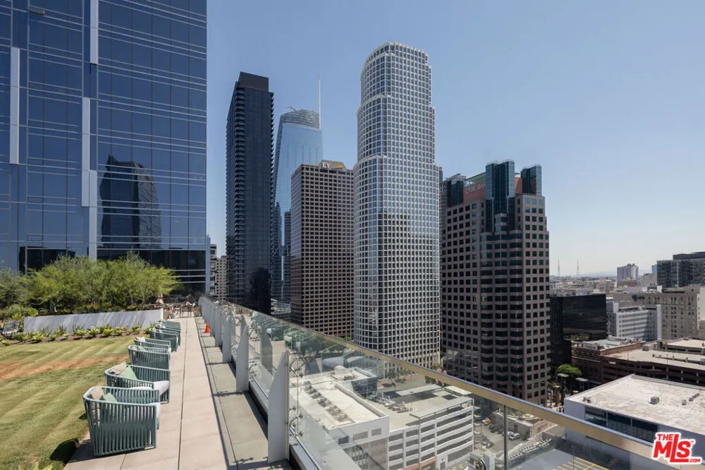 877 Francisco Street #1903 Los Angeles, CA 90017